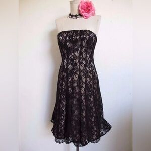 White House Black Market Strapless Lace Flare Cocktail Dress (Size: 4) EUC